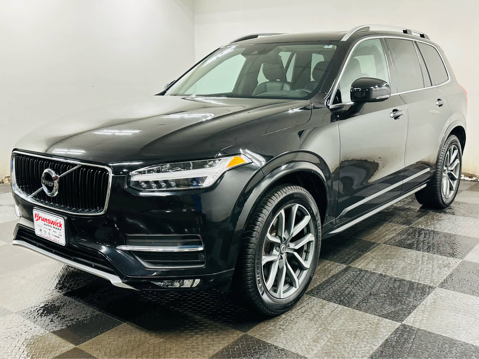 Used 2019 Volvo XC90 T6 Momentum w/ Protection Package