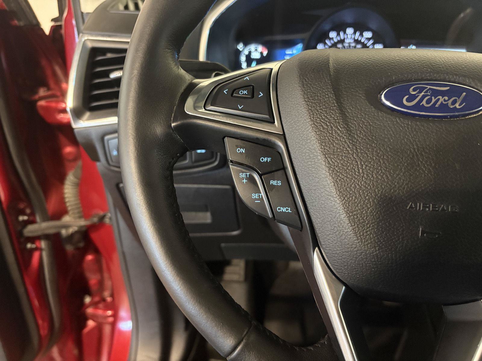 Used 2015 Ford Edge Titanium AWD/4WD image 17