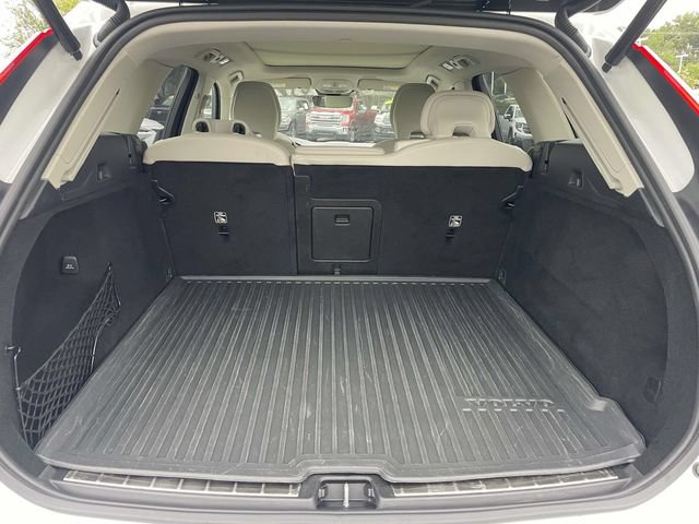 Certified 2024 Volvo XC60 B5 Ultimate w/ Protection Package Premier AWD/4WD image 10