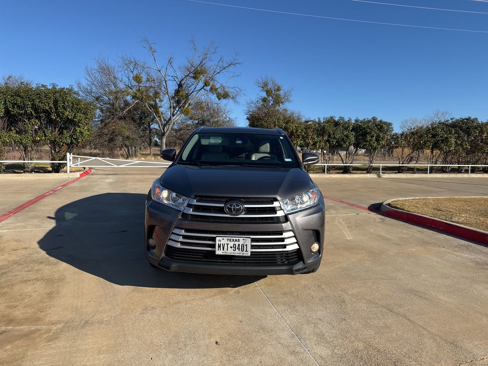 Used 2017 Toyota Highlander XLE image 9