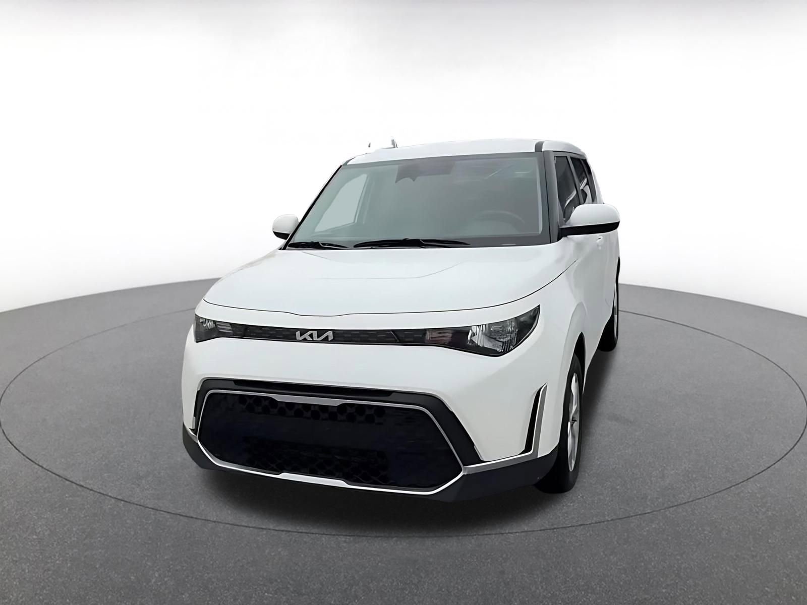 Used 2025 Kia Soul LX w/ LX Technology Package image 7