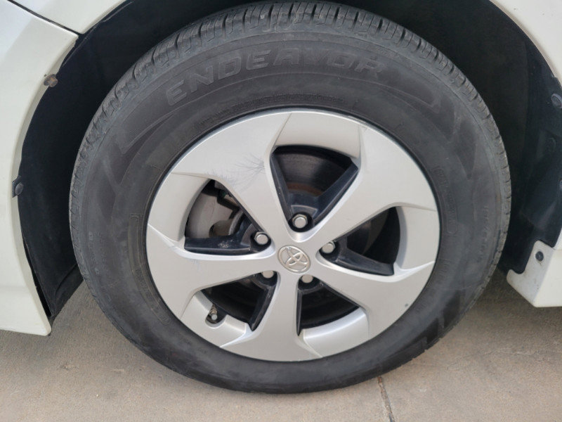 Used 2015 Toyota Prius Three image 36