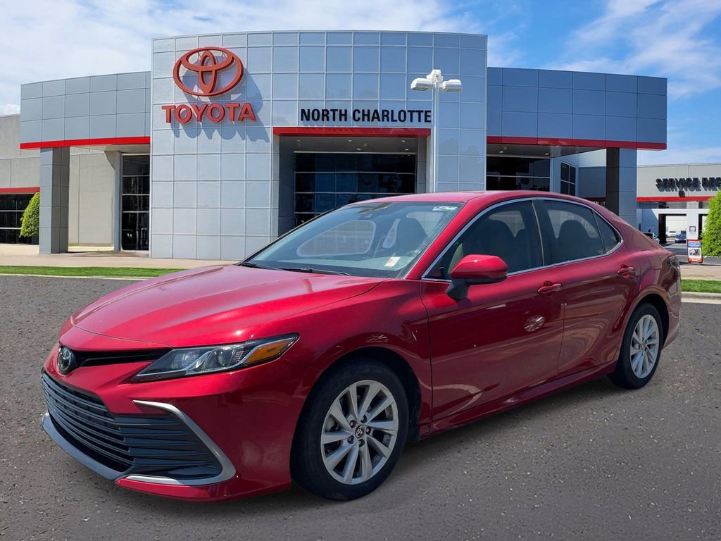 Used 2023 Toyota Camry LE FWD image 4
