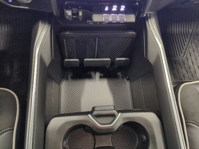 Used 2026 RAM 1500 Laramie w/ Sport Appearance Package AWD/4WD image 28
