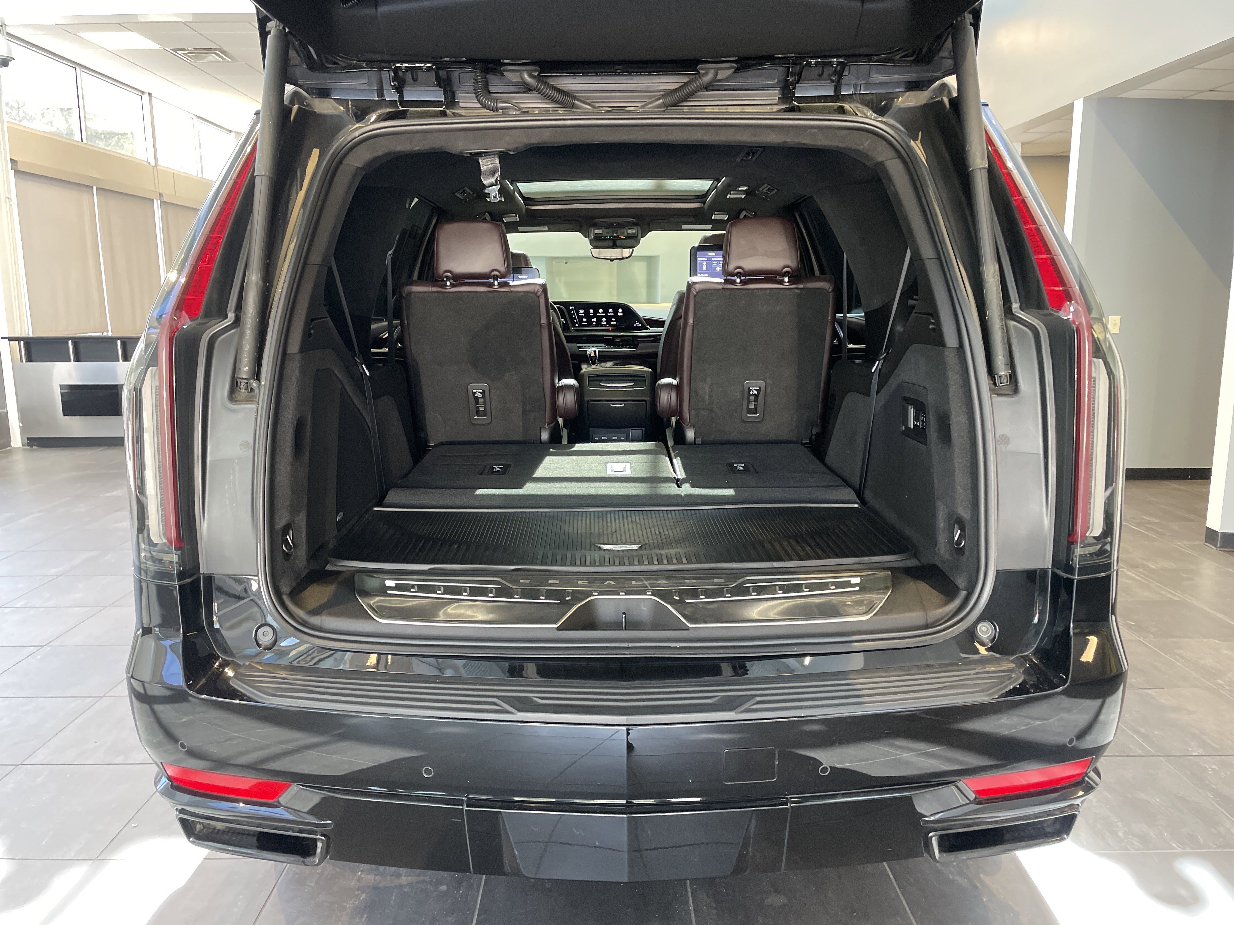 Used 2021 Cadillac Escalade Sport Platinum image 44