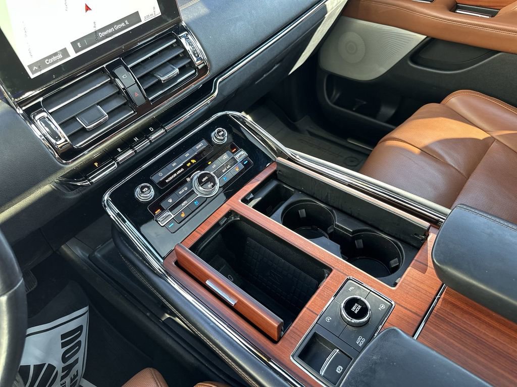 Certified 2020 Lincoln Navigator Reserve w/ Luxury Package image 24