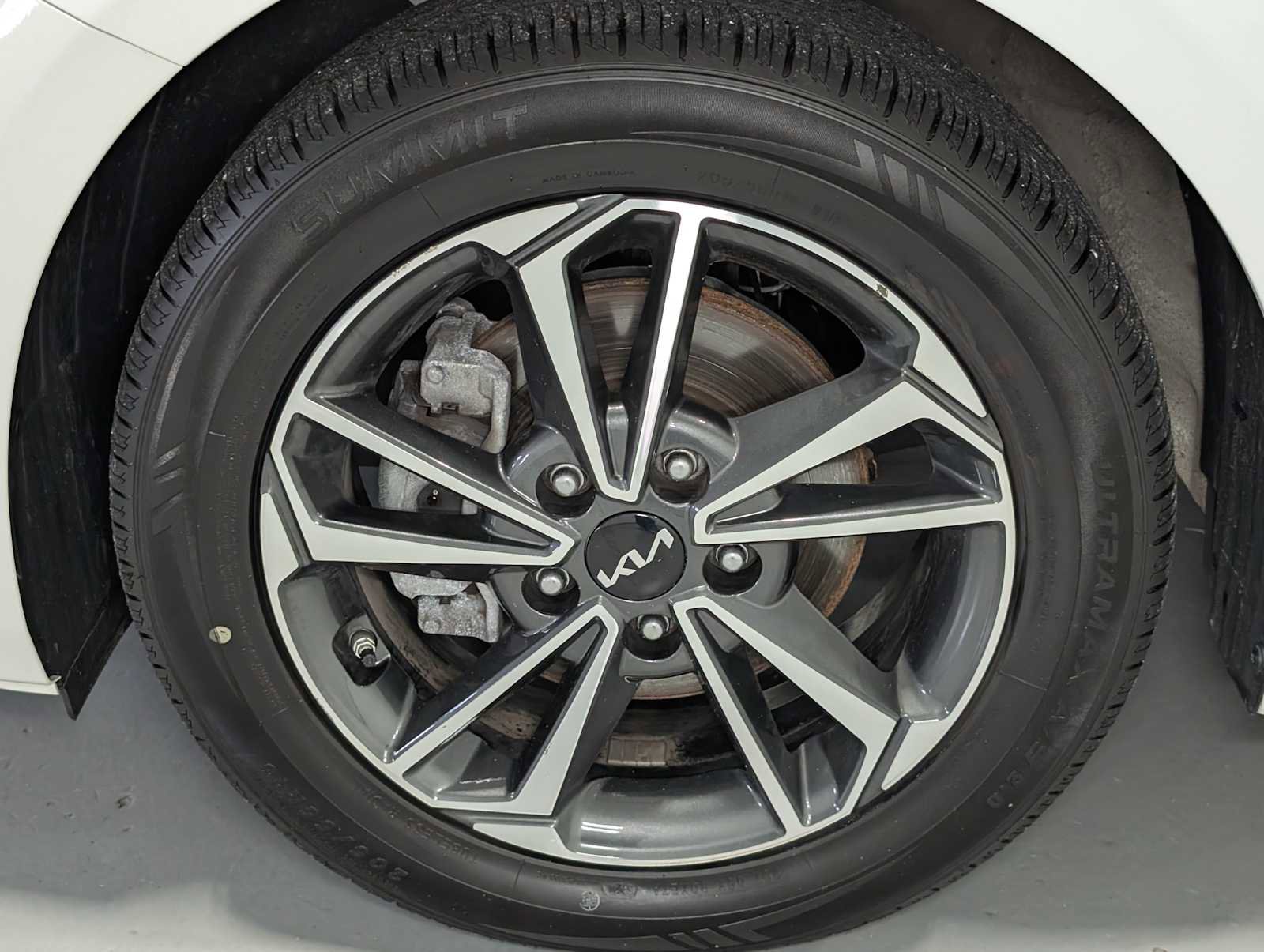 Certified 2023 Kia Forte LXS FWD image 3