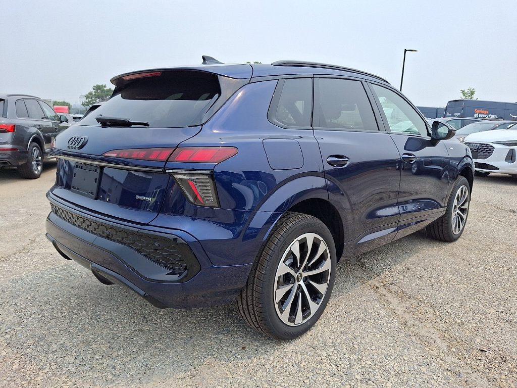 New 2026 Audi Q3 quattro 2.0T AWD/4WD image 4