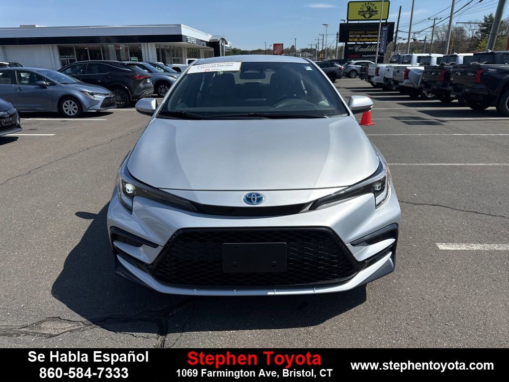 Used 2024 Toyota Corolla SE image 3