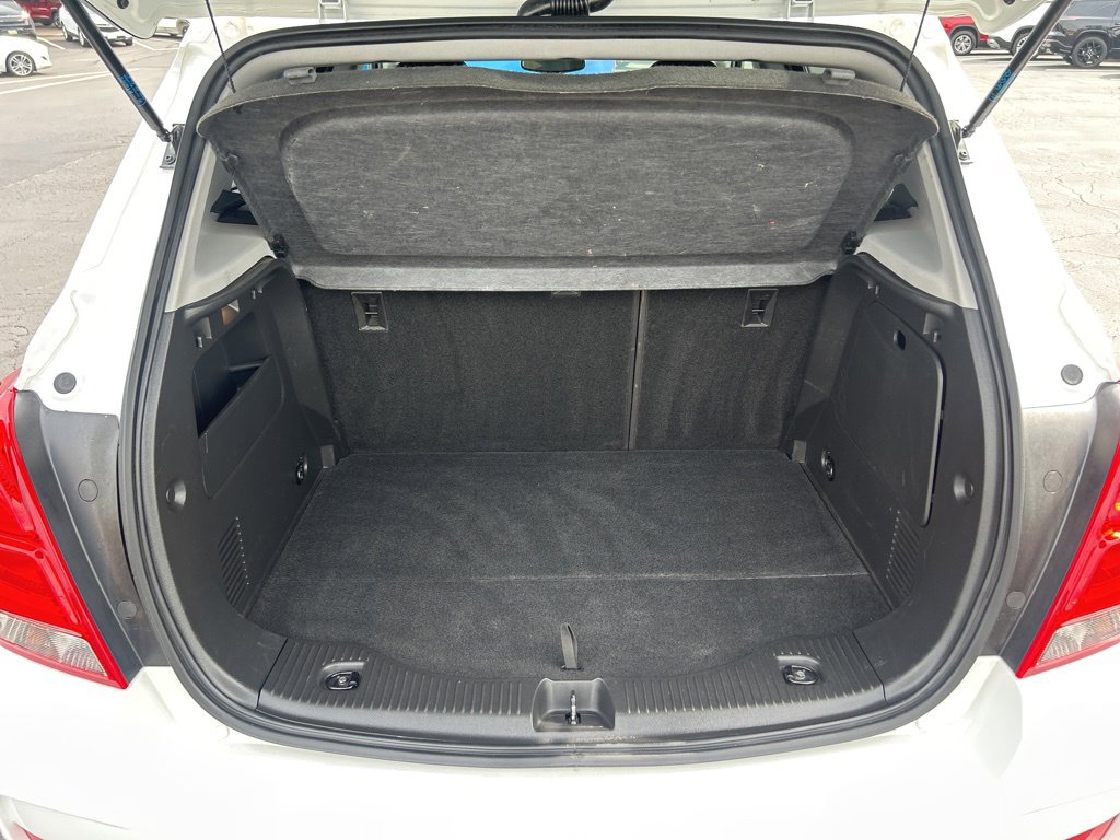 Used 2022 Chevrolet Trax LT w/ LT Convenience Package image 38