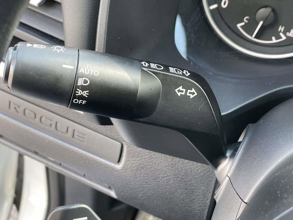 Used 2023 Nissan Rogue S image 20