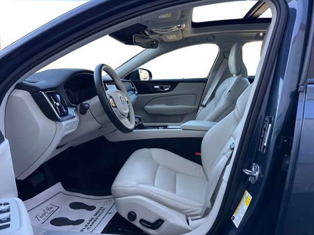 Used 2020 Volvo S60 T6 Momentum w/ Protection Package Premier image 10