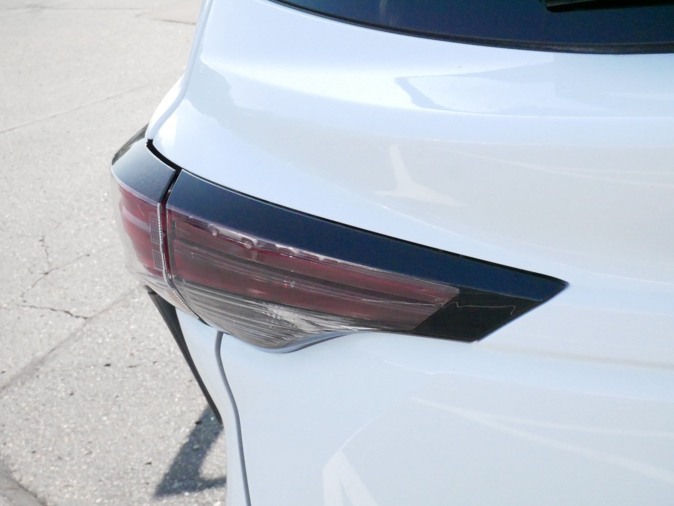 Certified 2025 Toyota Sienna LE FWD image 17