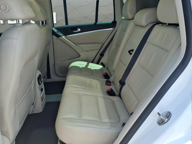 Used 2013 Volkswagen Tiguan SEL AWD/4WD image 14