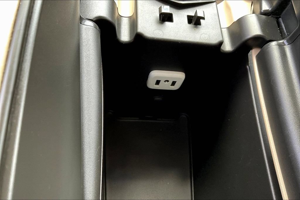 Used 2019 Buick Envision Essence FWD image 20