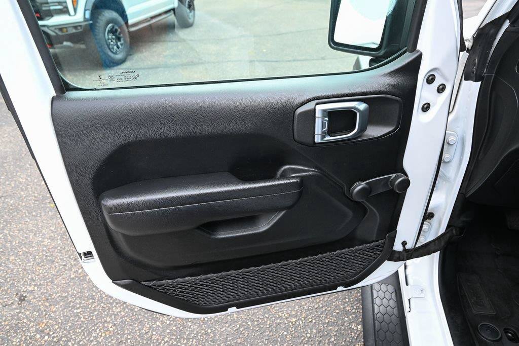 Used 2022 Jeep Wrangler Sport AWD/4WD image 19