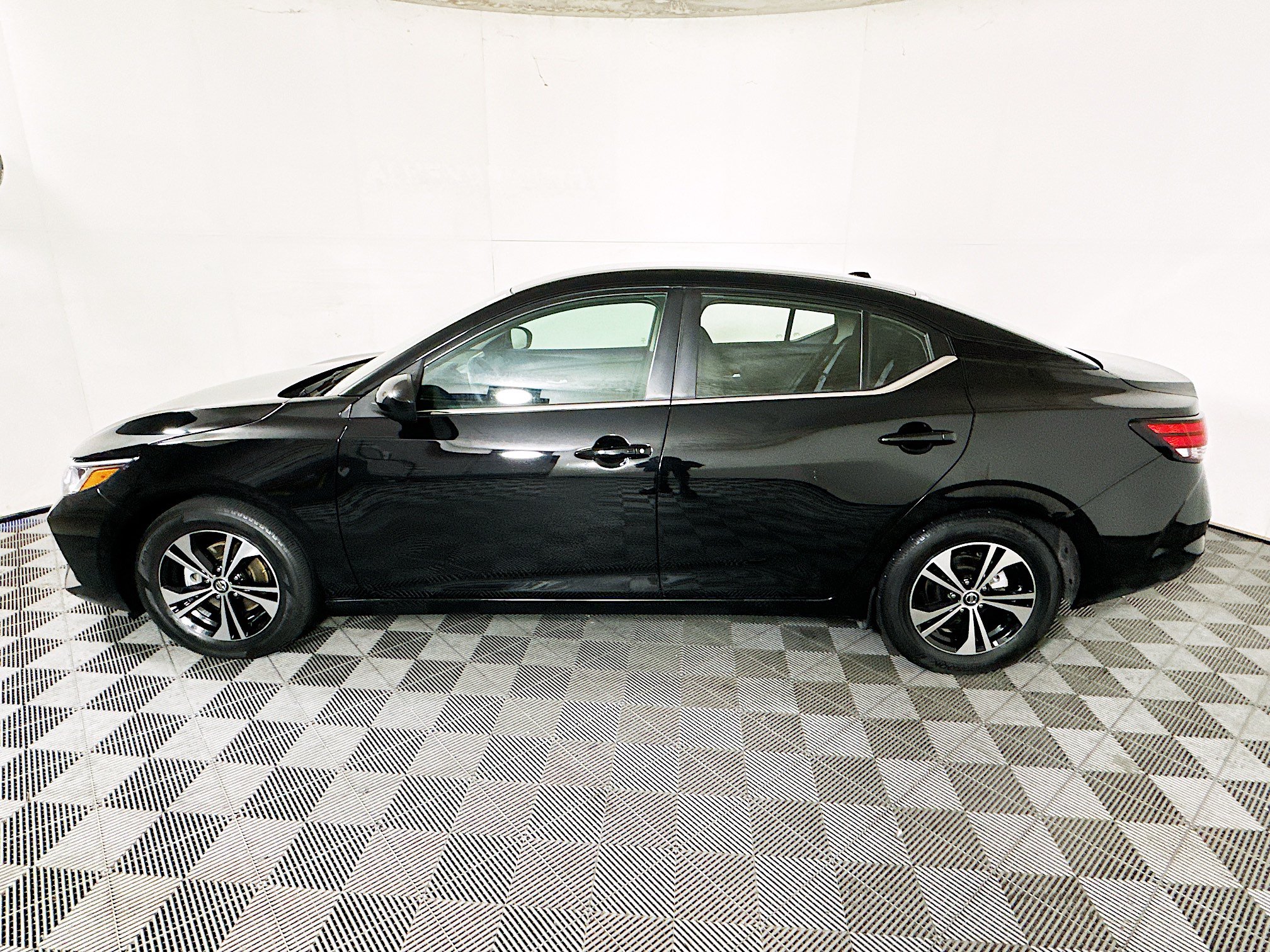Used 2023 Nissan Sentra SV FWD image 6