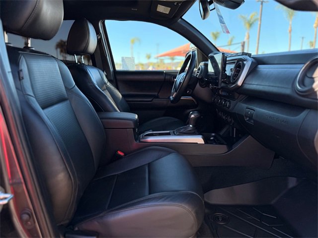 Used 2022 Toyota Tacoma Limited image 20