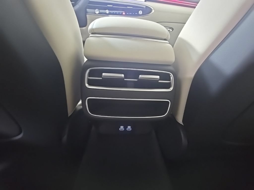 New 2027 Genesis GV70 2.5T Select AWD/4WD image 30