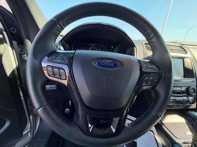 Used 2019 Ford Explorer XLT w/ Equipment Group 201A AWD/4WD image 13