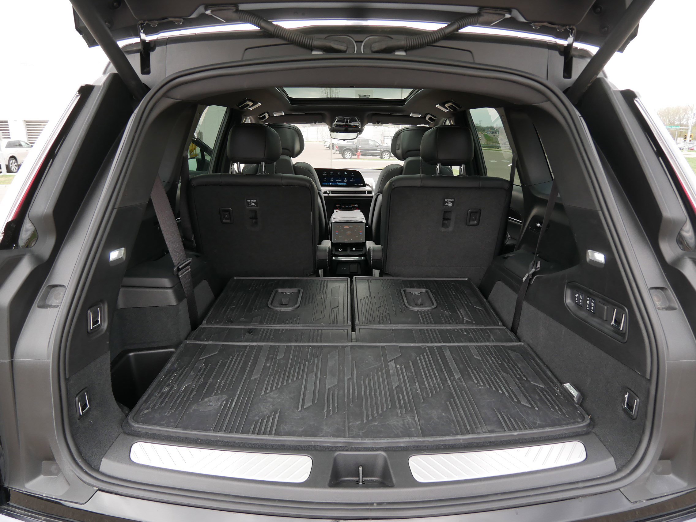 Certified 2026 Cadillac Vistiq Sport w/ LPO, Floor Liner Package AWD/4WD image 18