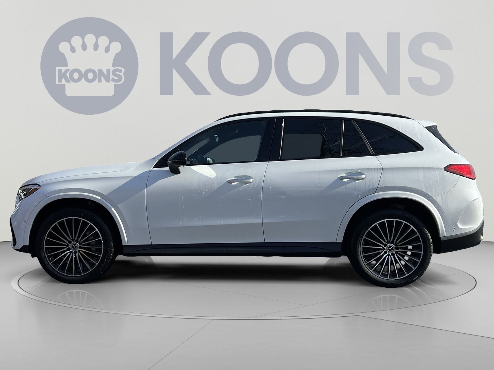 Used 2026 Mercedes-Benz GLC 300 4MATIC image 2