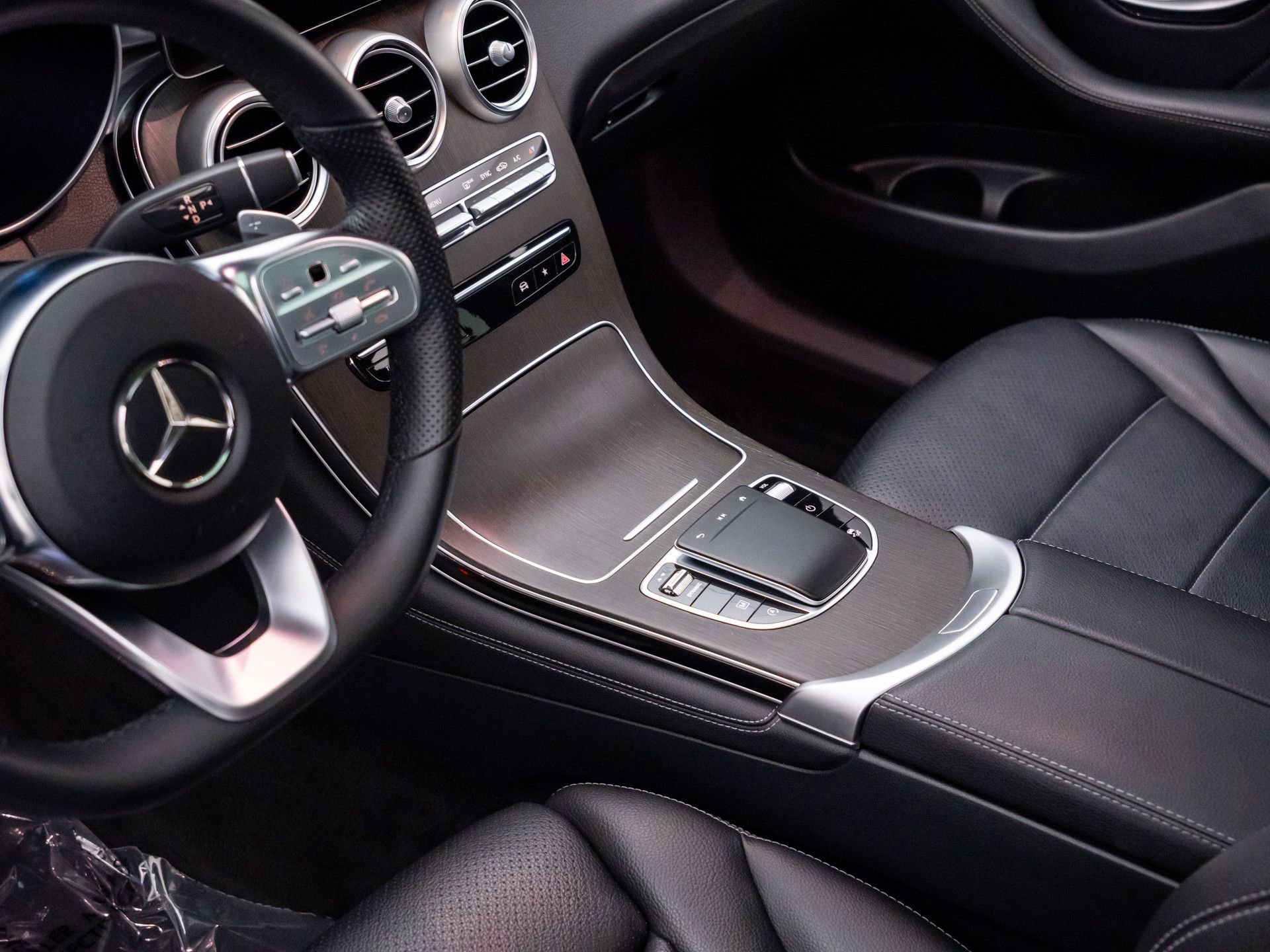 Used 2020 Mercedes-Benz GLC 300 4MATIC image 11