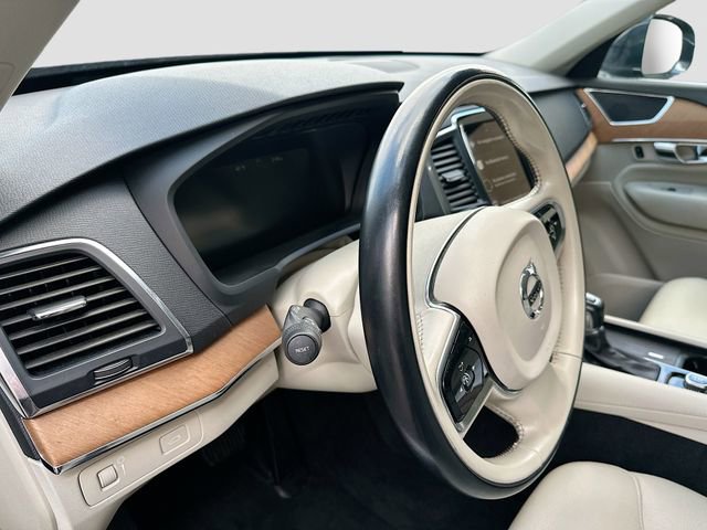 Used 2021 Volvo XC90 T5 Momentum image 10