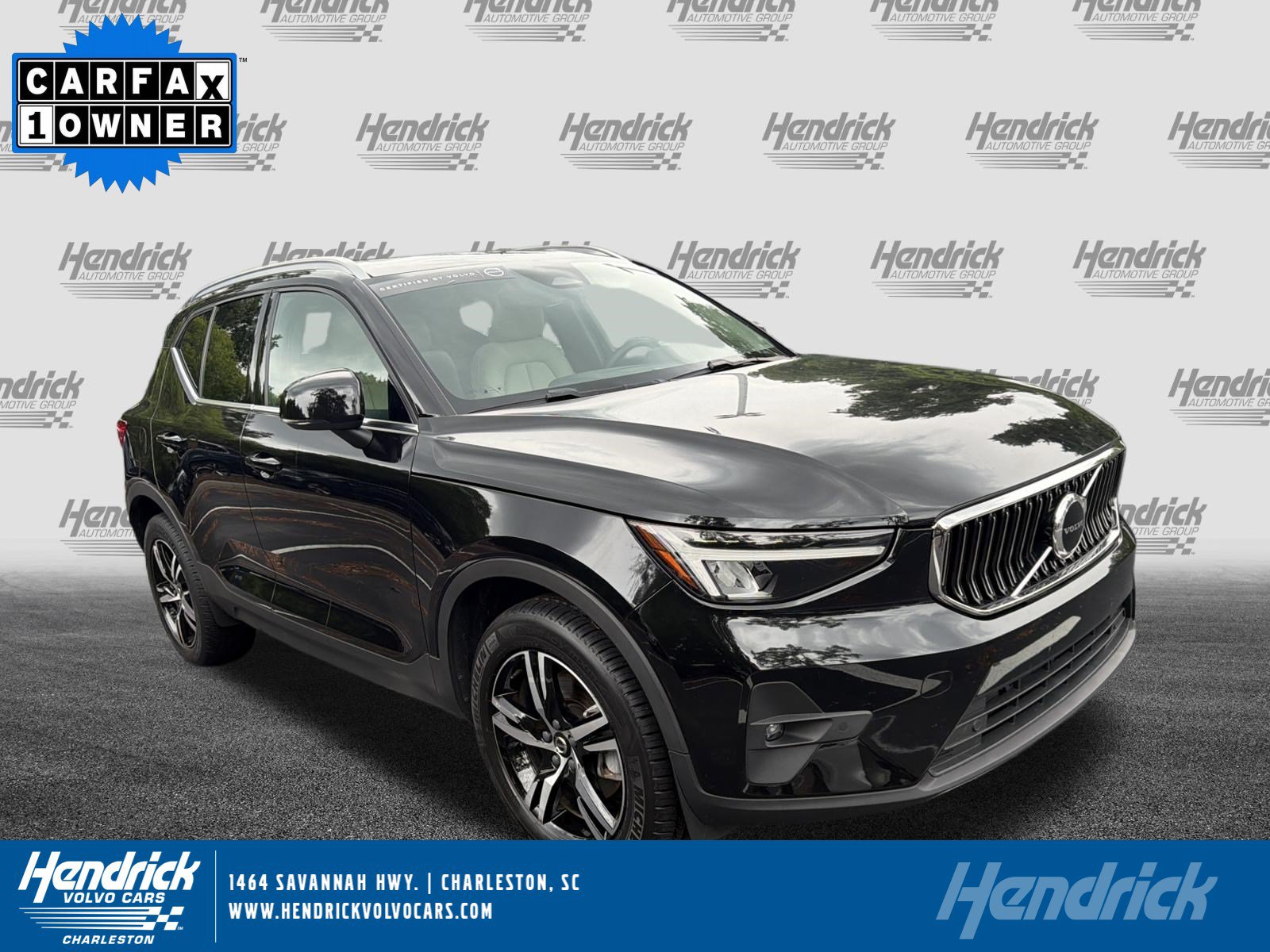 Certified 2023 Volvo XC40 B5 Plus AWD/4WD image 1