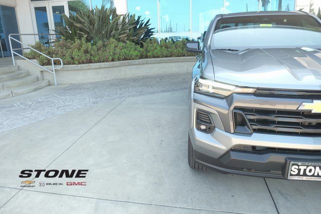 Used 2025 Chevrolet Colorado LT w/ LT Convenience Package AWD/4WD image 32