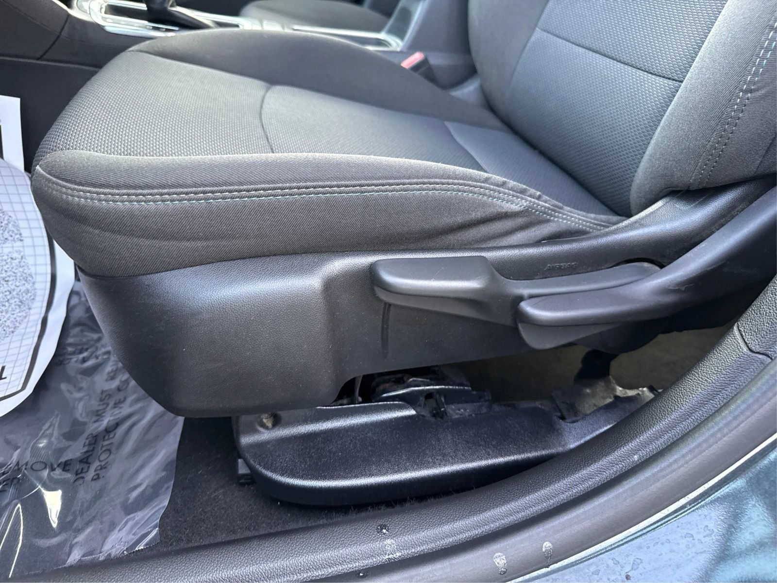 Used 2018 Chevrolet Cruze LT FWD image 19