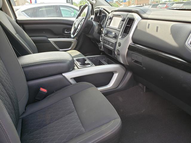 Used 2017 Nissan Titan SV AWD/4WD image 21