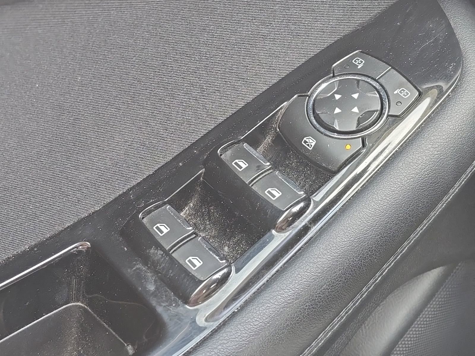 Used 2017 Ford Edge SEL AWD/4WD image 13