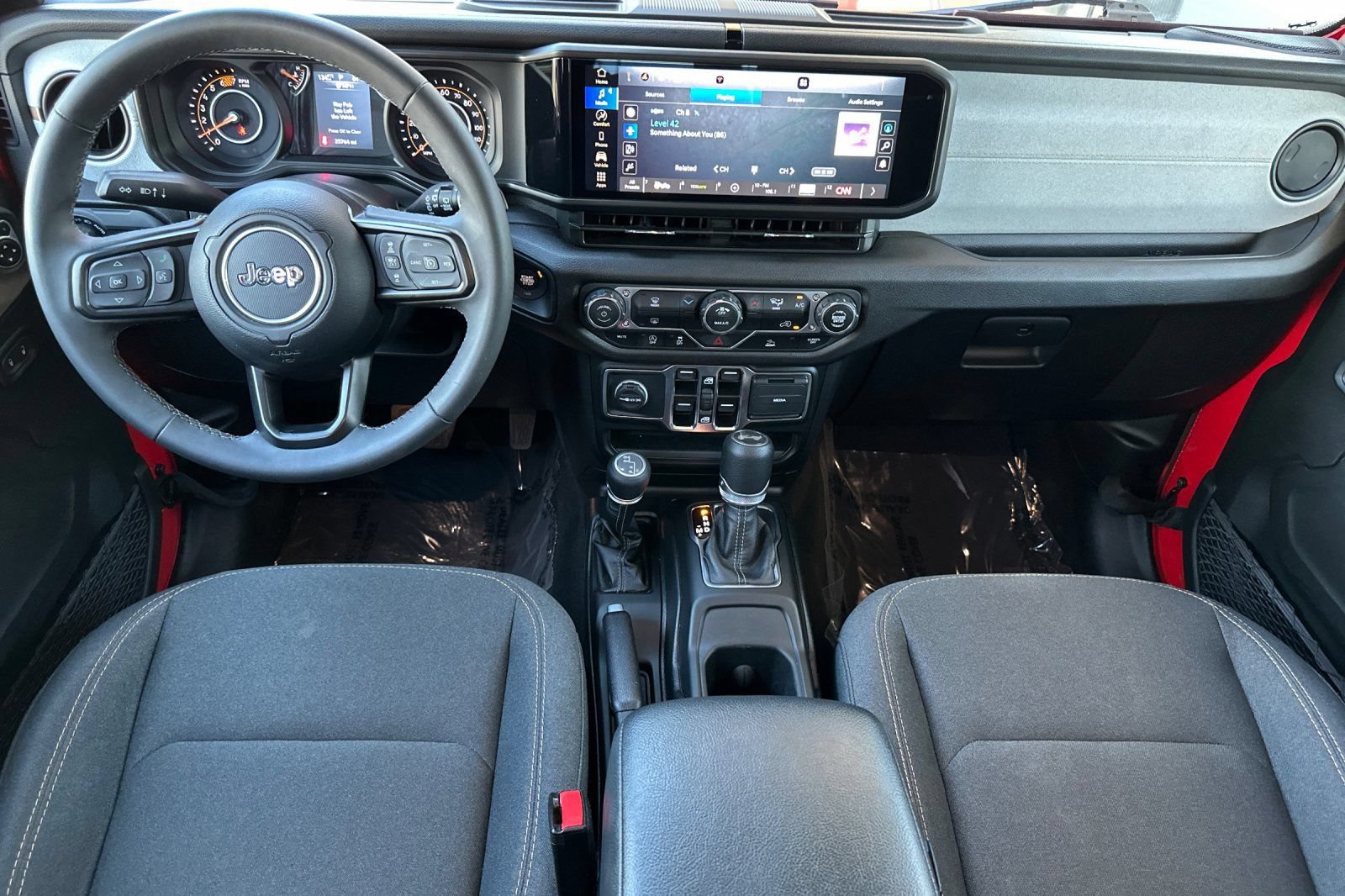 Used 2025 Jeep Wrangler Unlimited Sport AWD/4WD image 13