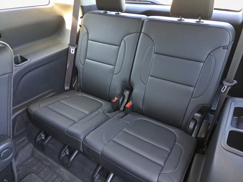 Certified 2023 GMC Acadia SLT w/ Elevation Edition FWD image 12