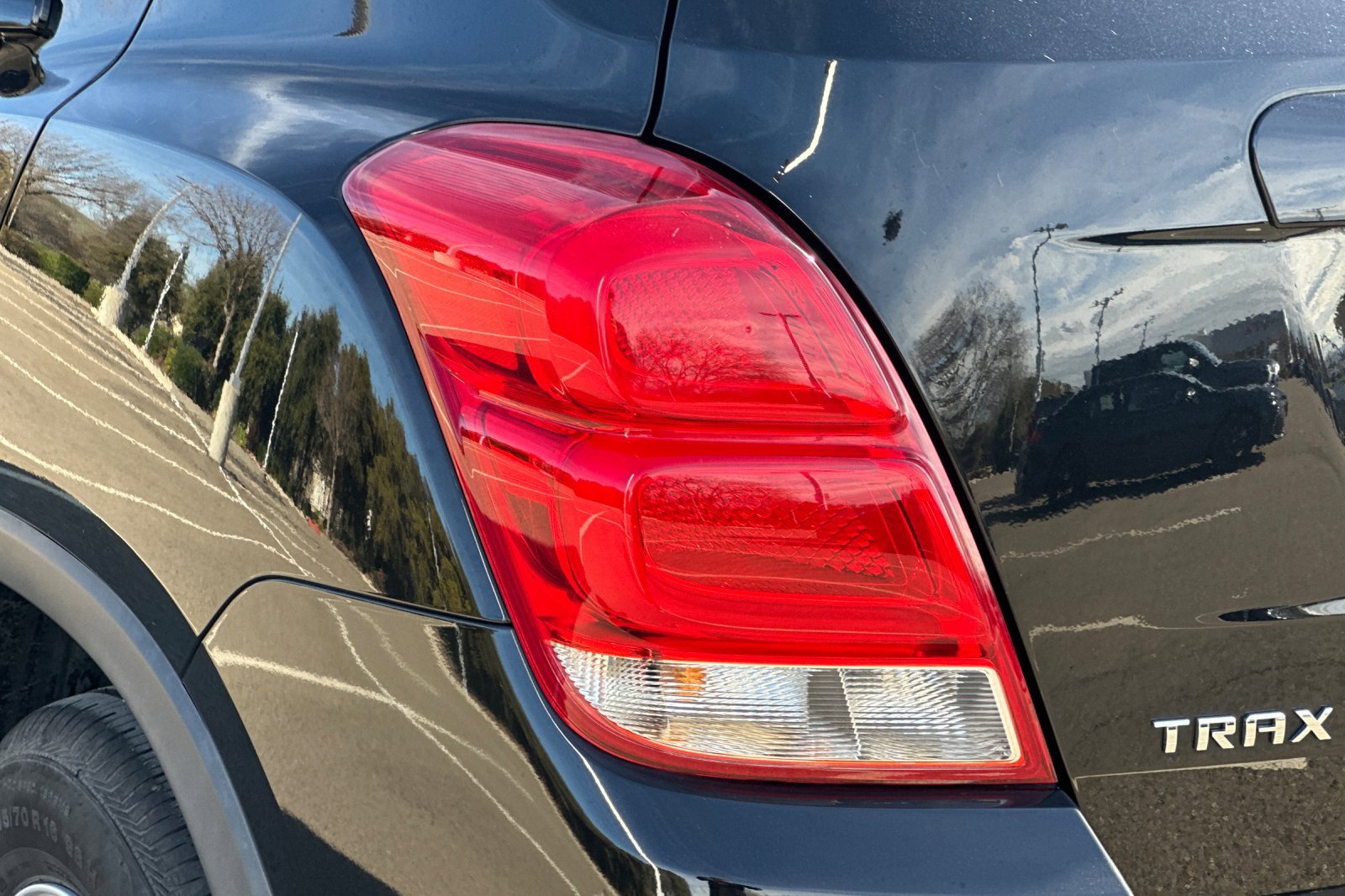 Used 2022 Chevrolet Trax LT w/ LT Convenience Package image 46