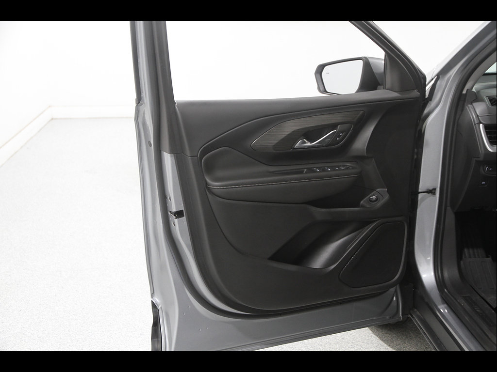 Certified 2023 GMC Terrain SLE w/ Driver Convenience Package FWD image 4