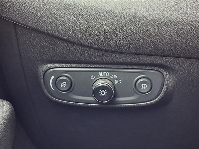 Used 2023 Chevrolet Equinox Premier image 20