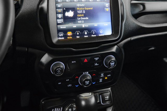 Used 2023 Jeep Renegade Trailhawk image 25