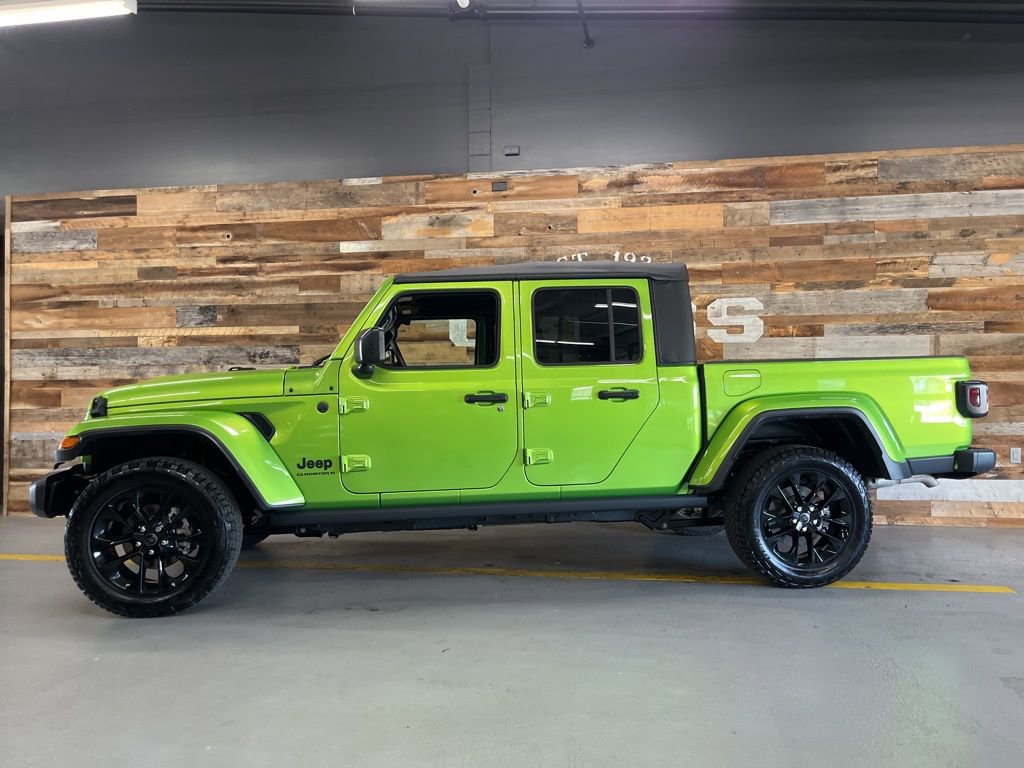 Used 2025 Jeep Gladiator Sport image 54