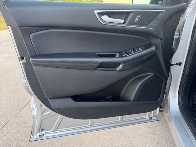 Used 2016 Ford Edge SEL w/ Equipment Group 201A FWD image 4