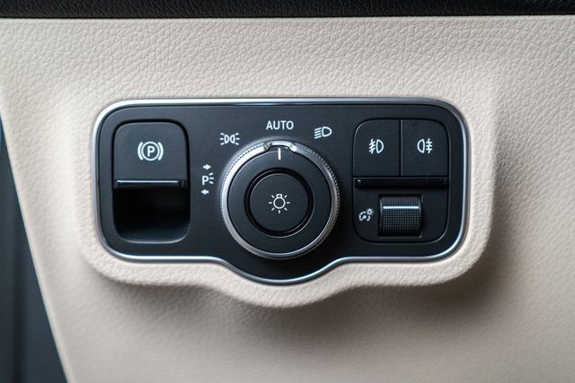 New 2026 Mercedes-Benz GLB 250 4MATIC image 21