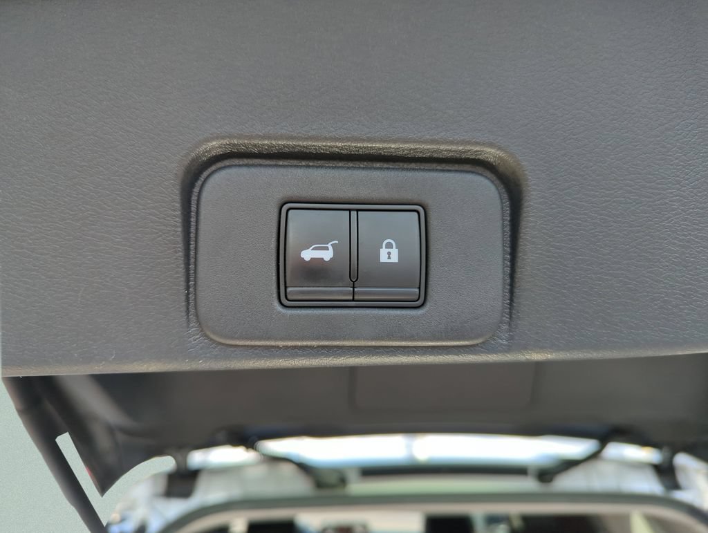Certified 2021 Nissan Rogue Platinum FWD image 19
