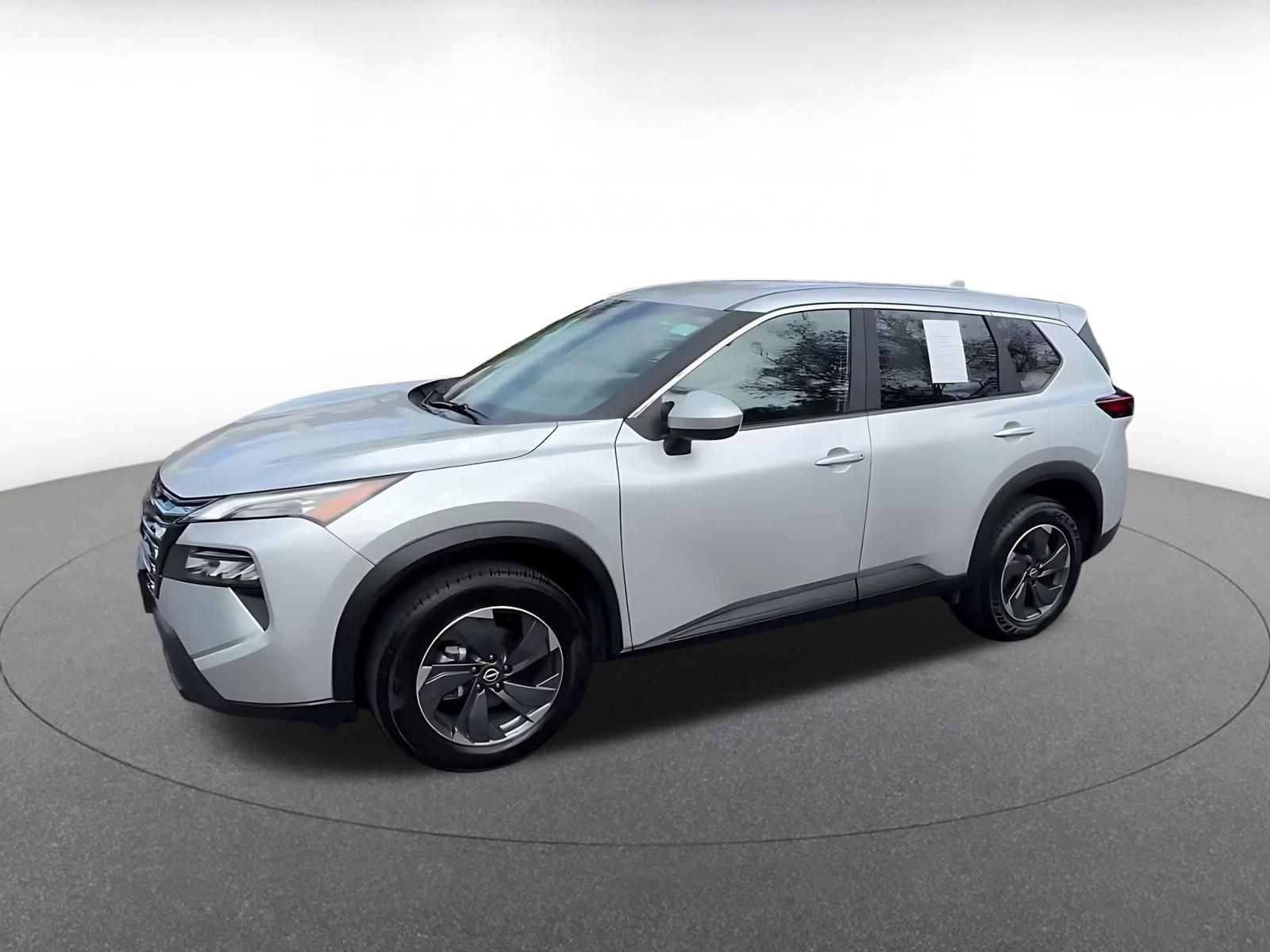 Used 2025 Nissan Rogue SV FWD image 8