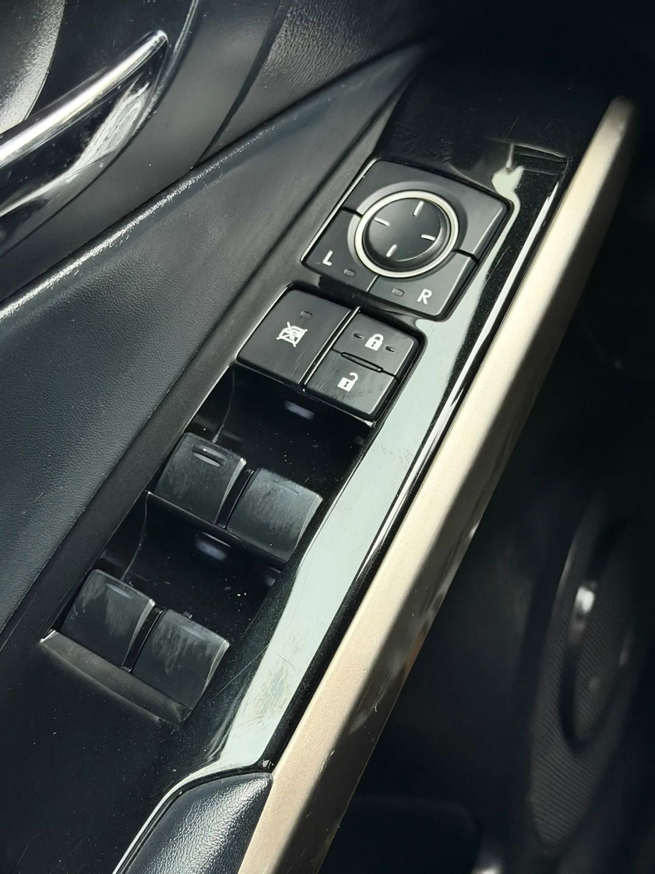 Used 2016 Lexus IS 300 AWD image 26