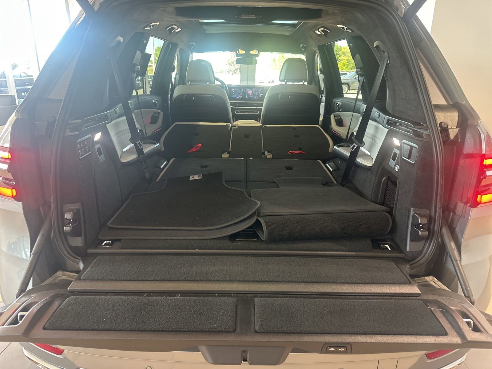Certified 2023 BMW X7 xDrive40i w/ Premium Package image 14