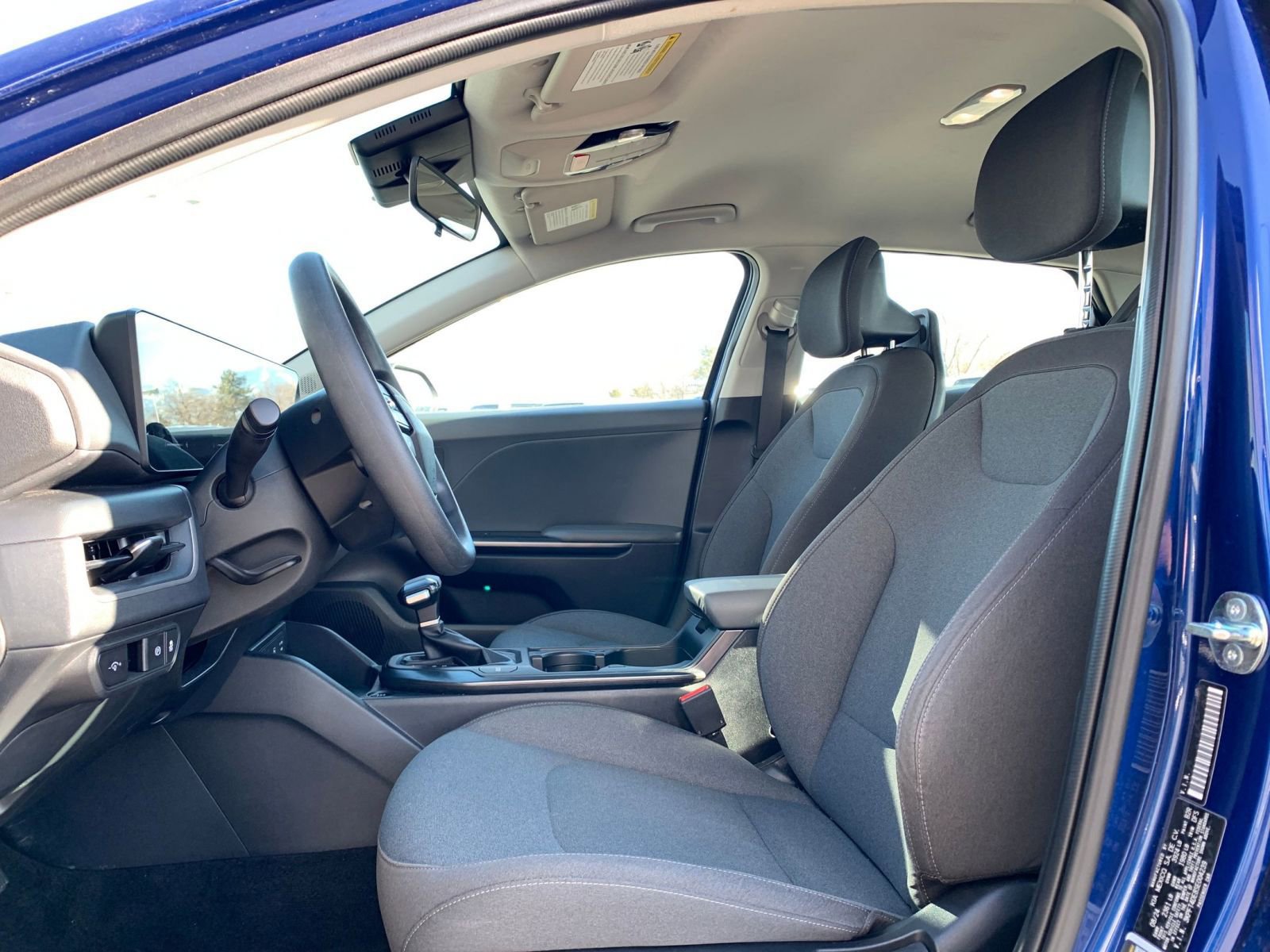 Used 2025 Kia K4 LXS image 25