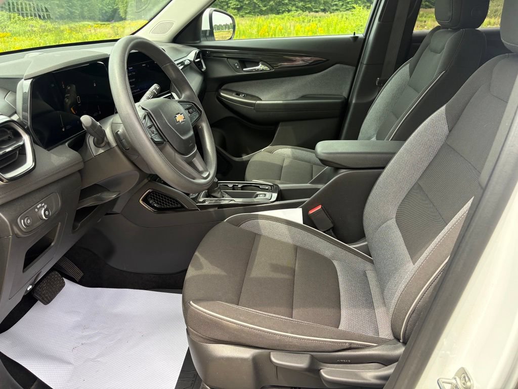 Used 2024 Chevrolet TrailBlazer LT FWD image 15