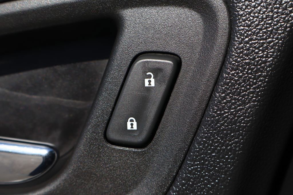 Used 2022 Chevrolet Colorado LT w/ Redline Special Edition RWD image 18