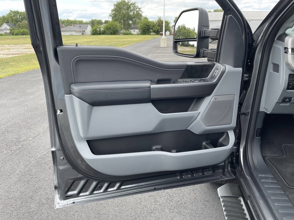 New 2026 Ford F350 4x4 Crew Cab DRW Super Duty image 19